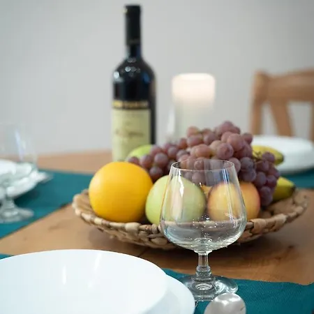 Appartement Free Parking - Dob50 Spacious - 2 Separate Bedroom, 5 People, Ac, Wifi *