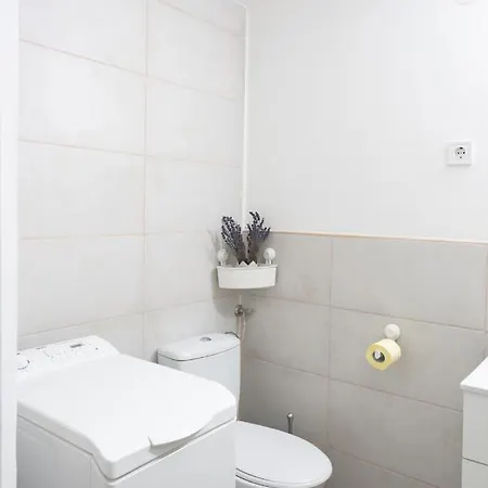 Apartment Free Parking - Dob50 Spacious - 2 Separate Bedroom, 5 People, Ac, Wifi