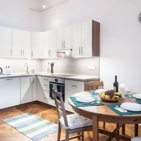 Free Parking - Dob50 Spacious - 2 Separate Bedroom, 5 People, Ac, Wifi Appartement *