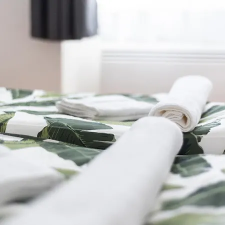 Free Parking - Dob50 Spacious - 2 Separate Bedroom, 5 People, Ac, Wifi Appartement