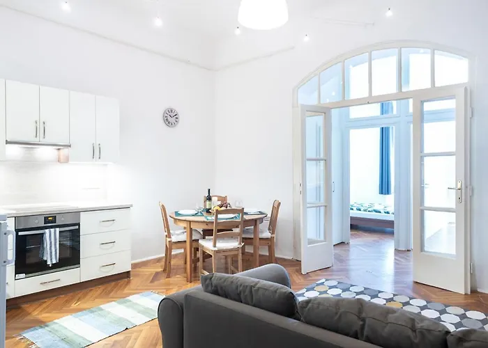 Apartmán Free Parking - Dob50 Spacious - 2 Separate Bedroom, 5 People, Ac, Wifi *