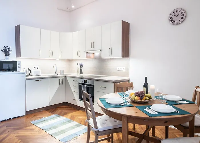 Free Parking - Dob50 Spacious - 2 Separate Bedroom, 5 People, Ac, Wifi Apartmán *