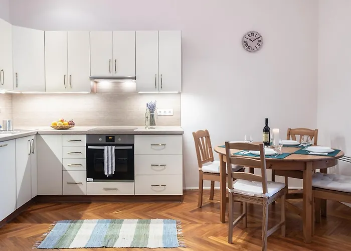 Apartmán Free Parking - Dob50 Spacious - 2 Separate Bedroom, 5 People, Ac, Wifi Budapešť