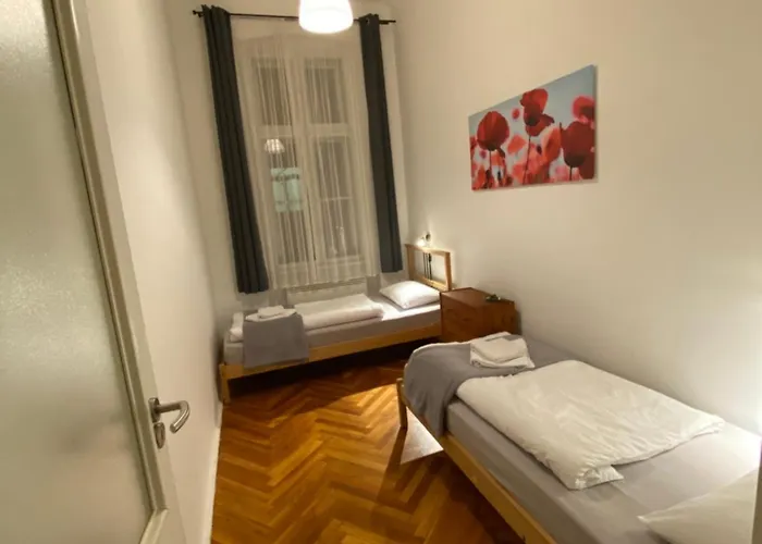 Free Parking - Dob50 Spacious - 2 Separate Bedroom, 5 People, Ac, Wifi *