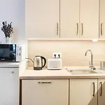 Free Parking - Dob50 Spacious - 2 Separate Bedroom, 5 People, Ac, Wifi * Boedapest