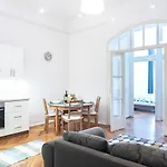 Appartement Free Parking - Dob50 Spacious - 2 Separate Bedroom, 5 People, Ac, Wifi *