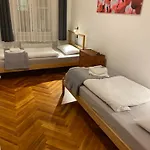 Free Parking - Dob50 Spacious - 2 Separate Bedroom, 5 People, Ac, Wifi Appartement Boedapest