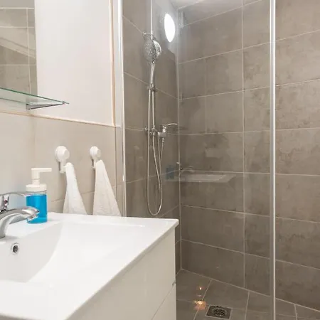Free Parking - Dob50 Spacious - 2 Separate Bedroom, 5 People, Ac, Wifi شقة بودابست