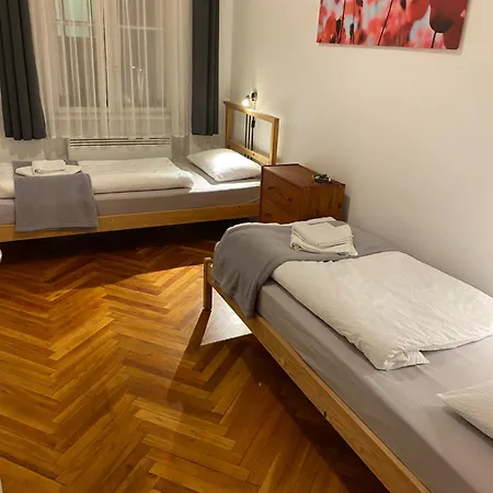Free Parking - Dob50 Spacious - 2 Separate Bedroom, 5 People, Ac, Wifi Apartment Budapest
