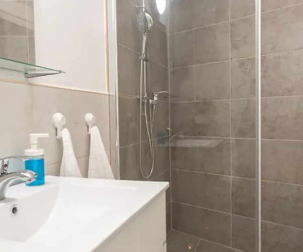 Free Parking - Dob50 Spacious - 2 Separate Bedroom, 5 People, Ac, Wifi Апартаменты Будапешт