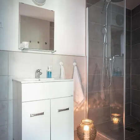 Free Parking - Dob50 Spacious - 2 Separate Bedroom, 5 People, Ac, Wifi בודפשט