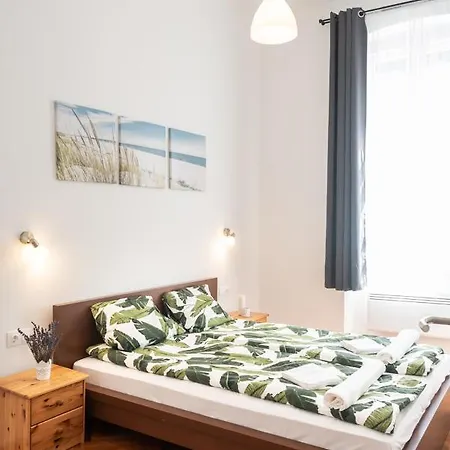 Free Parking - Dob50 Spacious - 2 Separate Bedroom, 5 People, Ac, Wifi * בודפשט